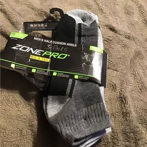 Zone Pro 3-Pairs Men's Half Cushion Ankle Socks - Black and Gray. NWT